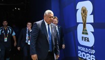 Skandál v argentinském fotbale. Šéfa asociace měla na letišti zadržet FBI