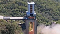 Zbrojí? KLDR obnovuje raketovou základnu, která měla zmizet!