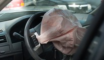 Automobilky dál děsí nebezpečné airbagy. Do servisů musí přes milion citroënů a BMW