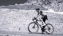 Cyklistický svět zasáhla tragédie. Pogačarův bývalý kolega zemřel po vážné infekci