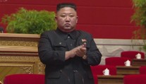 Kima natočili s náplastí na hlavě! Vyděšení Korejci se bojí o jeho zdraví