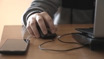 Útokům kyberšmejdů dokáže odolávat čím dál více lidí