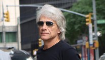 Jon Bon Jovi zachránil ženu před sebevraždou. Rozmluvil jí skok z mostu