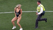 Sexy narušitelka dostala nečekaný trest! Ten ji mrzí víc, než pokuta