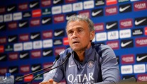 Špatné zprávy. Trenér PSG musel na akutní operaci
