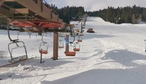 Navzdory opatřením skiareály spustily vleky. Hrozí jim teď mastná pokuta