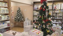 Špatná zpráva pro milovníky Vánoc. Kvůli covidu po 75 letech končí výrobna ozdob