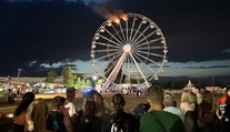 Ohnivý horor. Na festivalu v Německu vzplálo ruské kolo, desítky zraněných