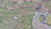 Tragédie na Kanárských ostrovech. Autobus plný turistů se zřítil ze srázu