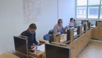 Hygienici nestíhají trasovat. Pomáhají jim studenti nebo hasiči