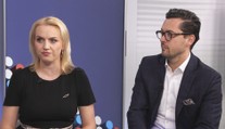 Firmy nemají jak najmout lidi legálně, říkají advokáti. A vláda řeší jen důsledky