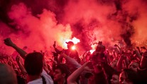 Sešívané oslavy. Peklo před Edenem, Stanciu vyslal vzkaz rivalovi z Letné!