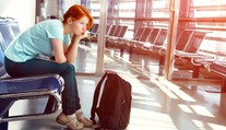 Češi museli hodiny čekat na letišti v Praze. Let byl zrušený z bizarního důvodu