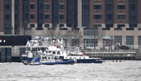 Tragédie v New Yorku: Vrtulník se zřítil do řeky, zemřel šéf Siemensu i s rodinou