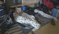 Praha nezvládá nápor uprchlíků. Situaci má dočasně vyřešit stanové městečko