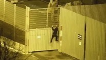 Strážníci v Mostě dopadli muže. Ten se vloupal do skladu, kde chtěl ukrást pivo