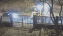 Trojice zlodějů měla krást auta i stavební techniku. Hrozí jim až osm let za mřížemi