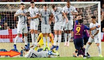 Revoluce v bránění trestňáků: Ležícímu zedníkovi tleskal i Messi!