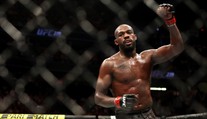 Jon Jones to znovu dokázal! Obhájil titul a stanovil nový UFC rekord