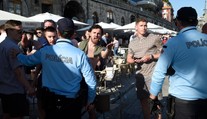 Finále LM předchází tvrdé potyčky, fanoušci City a Chelsea se rvou
