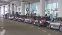 Strážníci za pomoci figurantek odhalili nepoctivého taxikáře. Jezdil načerno