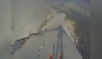 VIDEO: Na lyžích z Matterhornu? To musel točit šílenec!