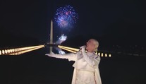 Při zakončení inaugurace Bidena nesměl chybět ani tradiční ohňostroj