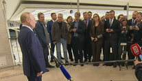 VIDEO: Putin umírá, spekuluje se v zahraničí. Před kamerami mu škubaly nohy