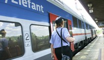 Profese průvodčího začíná být v ohrožení, další kraj zavádí revizory