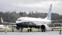 Trable Boeingu nekončí! Letouny typu 737 mají problém s křídly