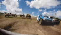 Americké rodeo trochu jinak! Takhle se krotí koně pod kapotou