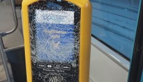 Mladík rozbil v tramvaji platební terminál. Pohádal jsem se se ženou, hájil se