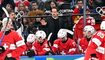 Za podvod při covidu konec. Švýcaři odvolali trenéra měsíc před domácím MS