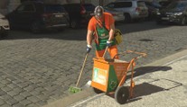 Města bez vajglů. Tabákové firmy by měly přispívat na úklid, navrhuje zákon