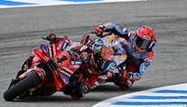 300 tisíc lidí v Jerezu: Márquez doma druhý, Bagnaia stáhl Martína