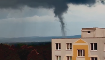 Jižní Moravou se prohnalo slabé tornádo. Odborníci zjišťují, zda napáchalo škody