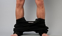 Malý penis a nápadně povislá varlata! Policie hledá zvrhlíka