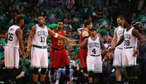 "Prcek" řádí v NBA! Nikdo není menší, ale Thomas sází čtyřicítky