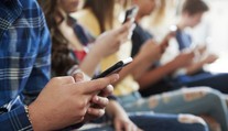 Britský průzkum: Teenageři nečtou tradiční zprávy. Hledají je na instagramu