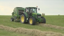 Balák má další problém: Za peníze Hradu si měl nechat opravit svůj traktor