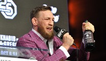 Nejistá budoucnost McGregorova byznysu: U své whiskey ztrácí podíl