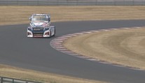 Legendární Emerson Fittipaldi si v Mostě vyzkoušel závodní tahač