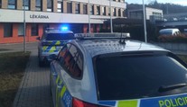 Poplach ve zlínské nemocnici. Zasahovalo velké množství policistů