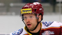 Hokejové kluby mládež nezajímá. Hráči jsou otroky, říká Broš