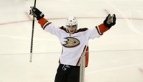 Anaheim se konečně dohodl s šikovným útočníkem. Podepsal ho na tři roky