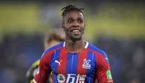 Africký fotbalista pomáhá Londýnu, ubytovává zdravotní personál
