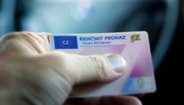 Více než půl milionu Čechů končí platnost řidičáku. Nepatříte mezi ně?