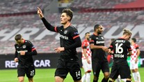 Schick pomohl gólem k demolici Kolína, Leverkusen zůstává na špici ligy