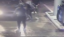 Hádka na benzínce se zvrtla, muž šel na soka se sekáčkem na maso!