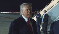 Trump vyrazil na basketbalový zápas v New Yorku. Fanoušci ho vybučeli